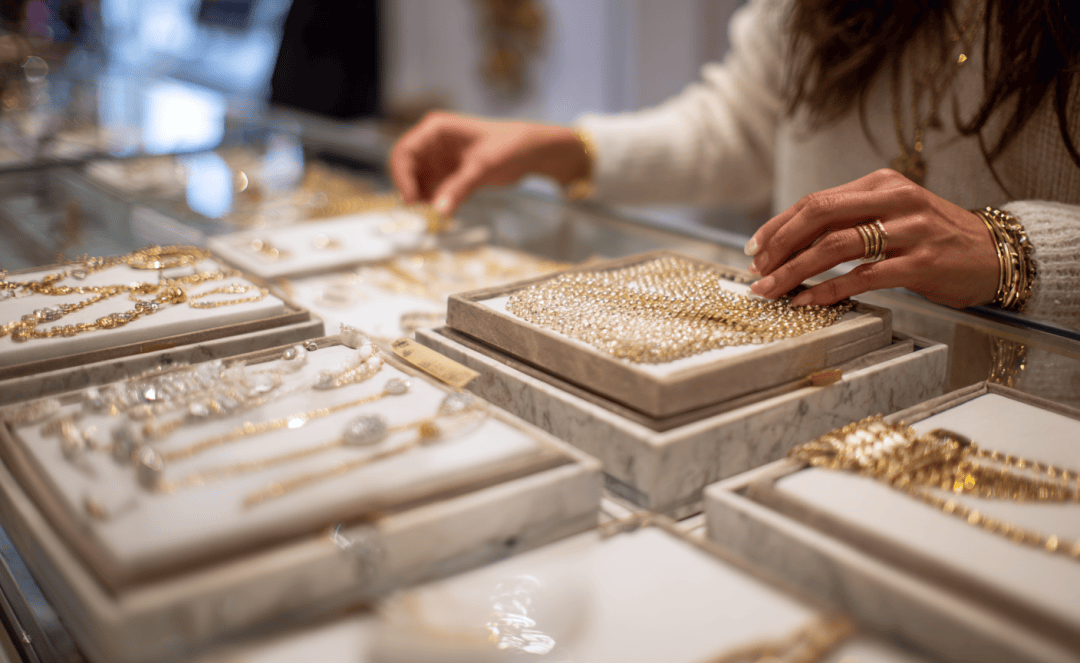 潮汕老板卖0.1克黄金<strong></p>
<p>钱江摩托股票</strong>，今年已进账62亿