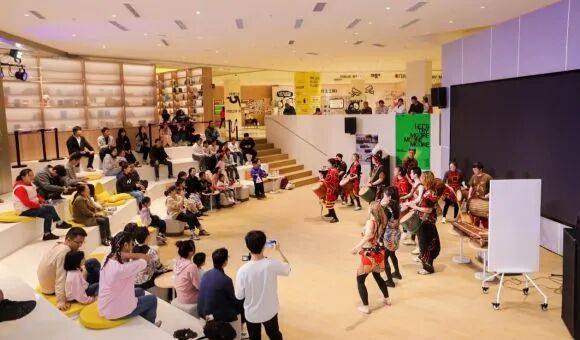 “破界”成都：两千万常住人口脚下的轨道新路