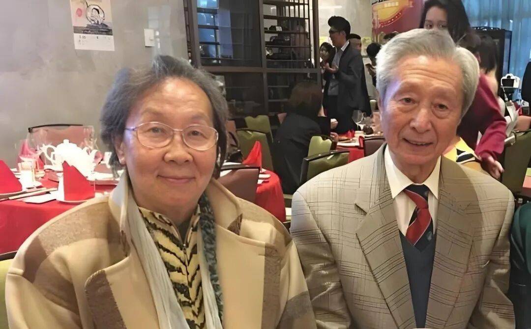 钟瑞去世<strong></p>
<p>伊利股票</strong>！宋世雄永别爱妻！