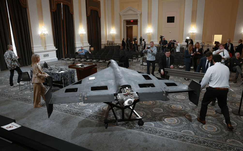 美军为何“抄作业”<strong></p>
<p>伊利股票</strong>？大批量“山寨”对手的无人机……