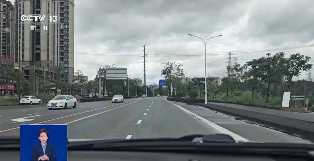 央视披露：男子在网吧厕所墙上看到“高薪日结5000-20000”广告<strong></p>
<p>股票交易时间</strong>，即将出境时被警方拦下