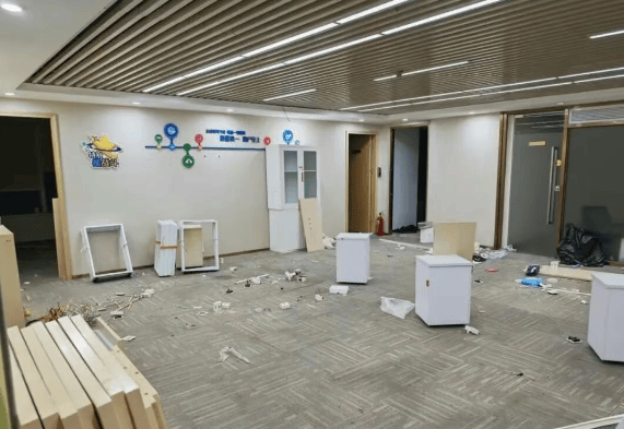 突然爆雷<strong></p>
<p>如意集团股票</strong>,深圳总部已人去楼空,有人投入700多万元……