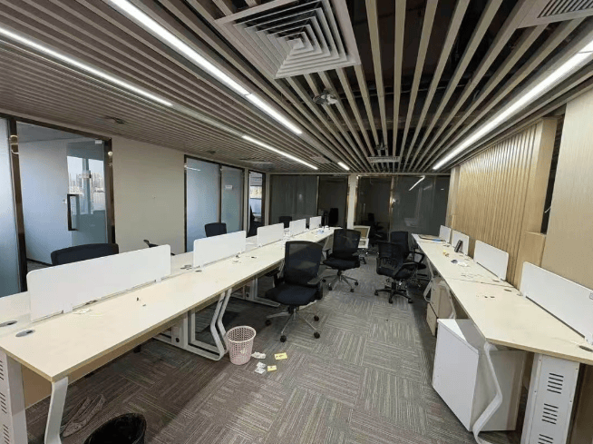 突然爆雷<strong></p>
<p>如意集团股票</strong>,深圳总部已人去楼空,有人投入700多万元……