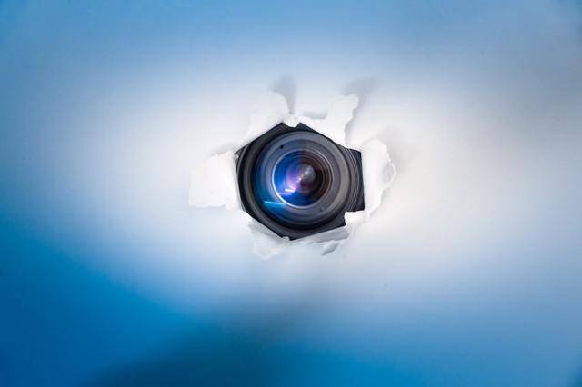 疑局长和女下属存“不正当关系”，跟踪偷拍以检举，科长等三人涉侵犯个人信息罪被逮捕起诉