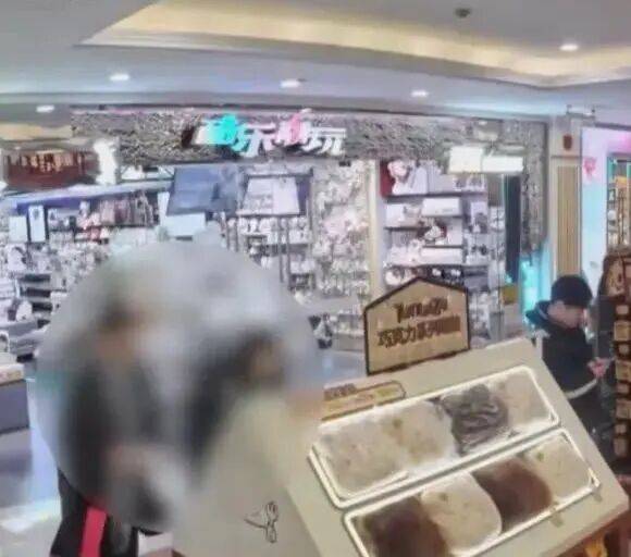 情侣约会求“刺激”<strong></p>
<p>保利地产股票</strong>，双双被抓，审讯时互相甩锅