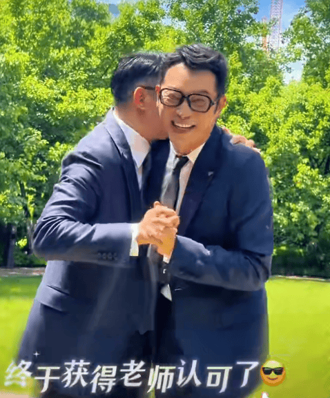 沙溢瘦到都认不出！穿西装秀大长腿<strong></p>
<p>达安基因股票</strong>，与“法拉利大叔” 许文飙同框跳舞，网友惊呼颜值回归：军艺校草不是吹的